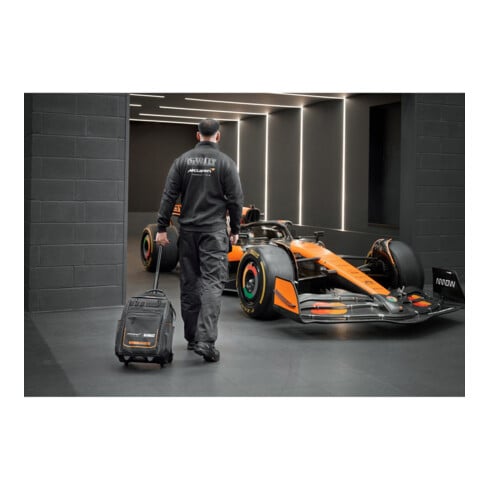 DEWALT Rucksack-Trolley MCLAREN Design mit Rollen und Teleskopgriff