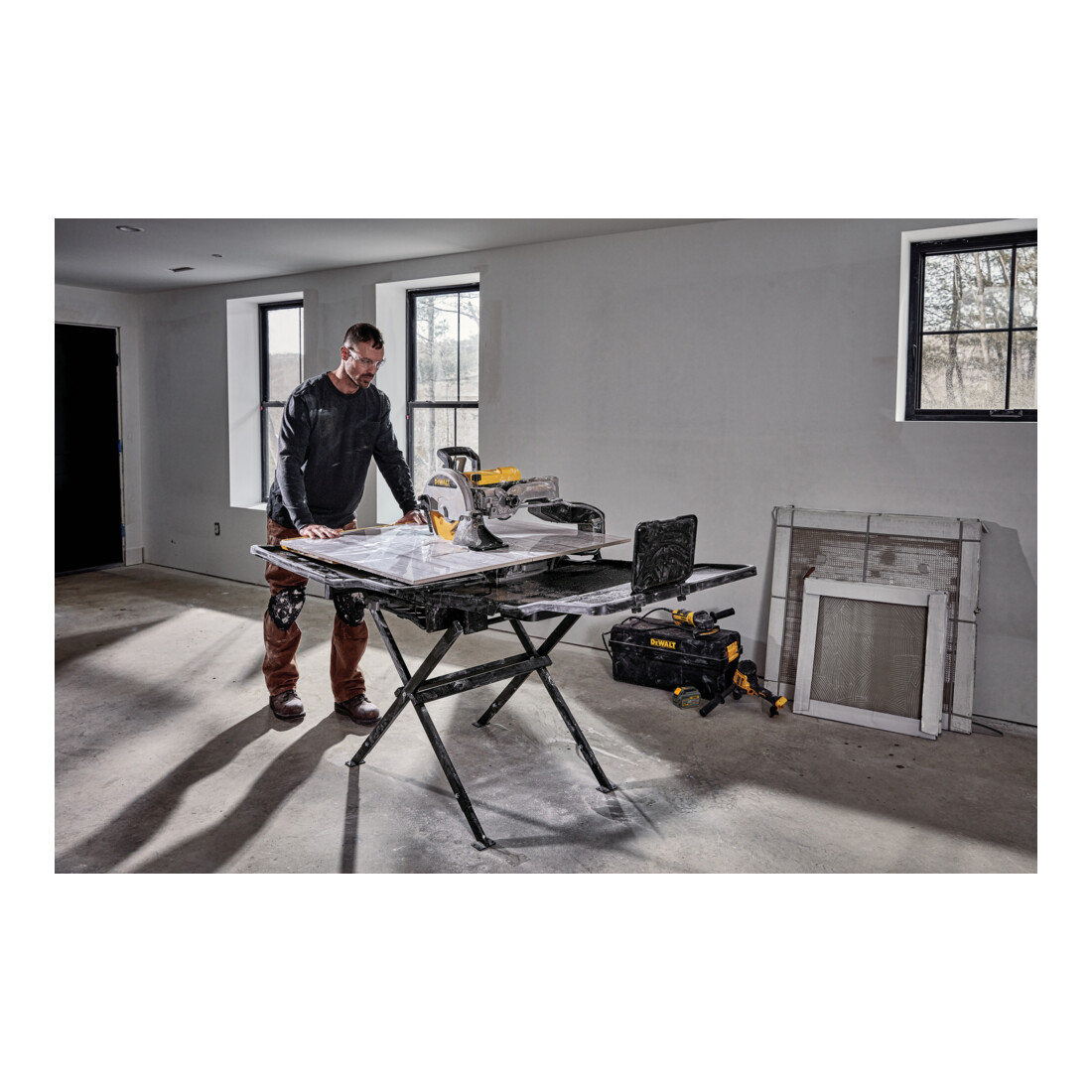 DEWALT Sega per piastrelle 1600 W
