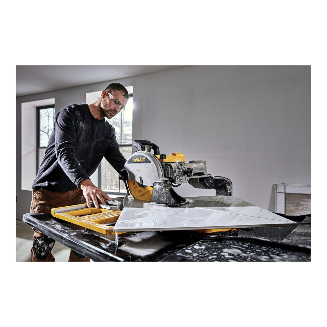 DEWALT Sega per piastrelle 1600 W