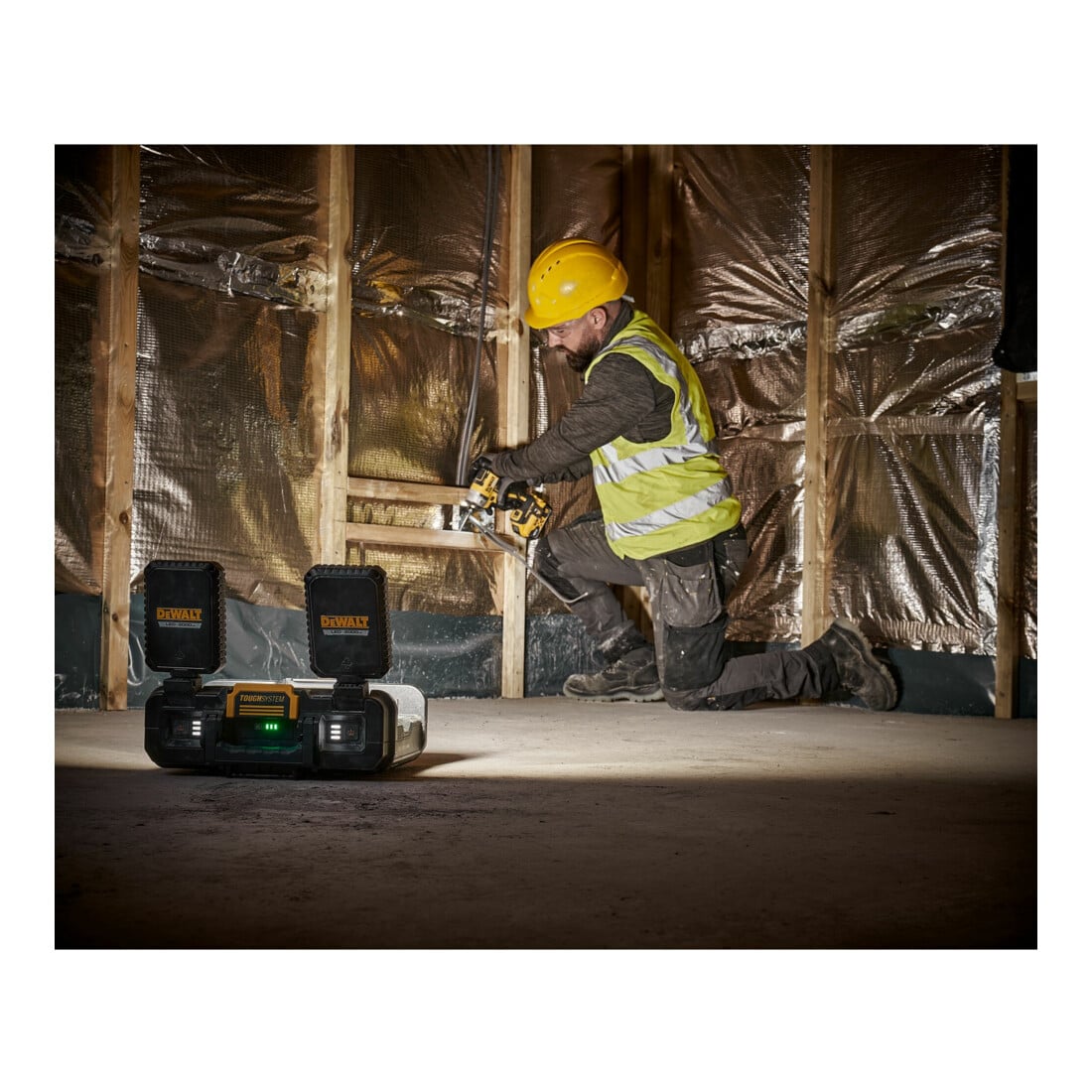 DEWALT ToughSystem Werkzeugbox mit Leuchten