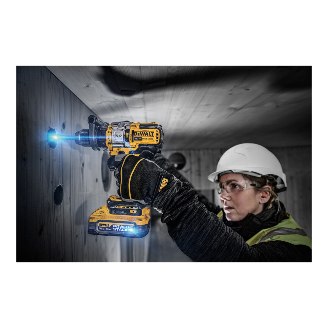 DEWALT Trapano a percussione a batteria 18V/5Ah, XRP