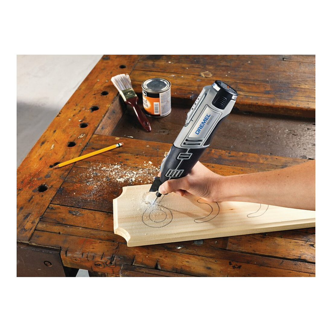 Dremel outil multifonction sans fil 8220-2/45, Li-Ion (12 Volt), 2 pièces jointes, 45 accessoires