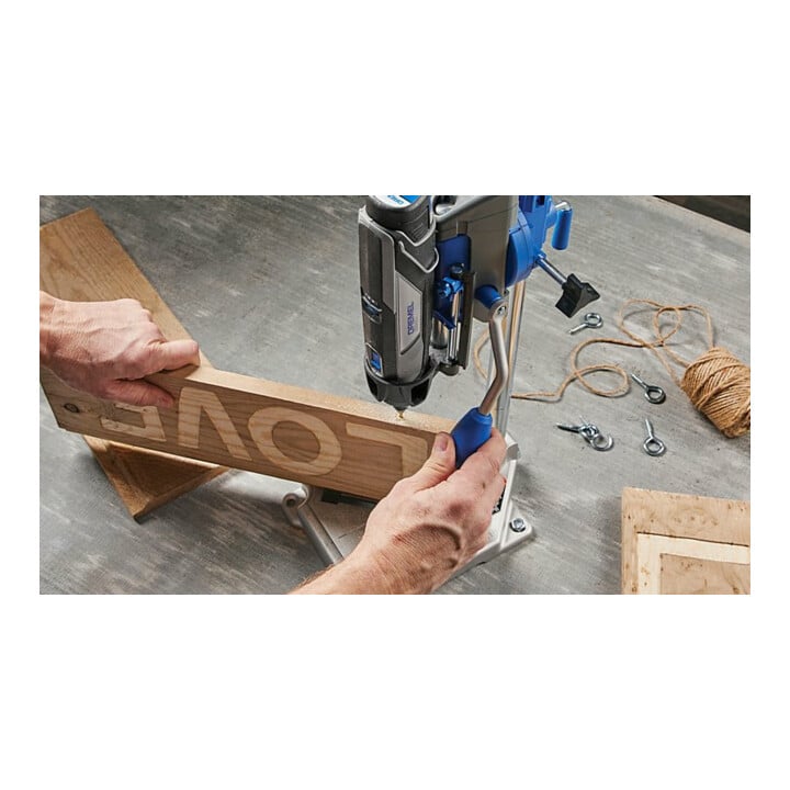 DREMEL® Outil multifonction sans fil 8240, 1x batterie 12 V 2 Ah, 45 accessoires
