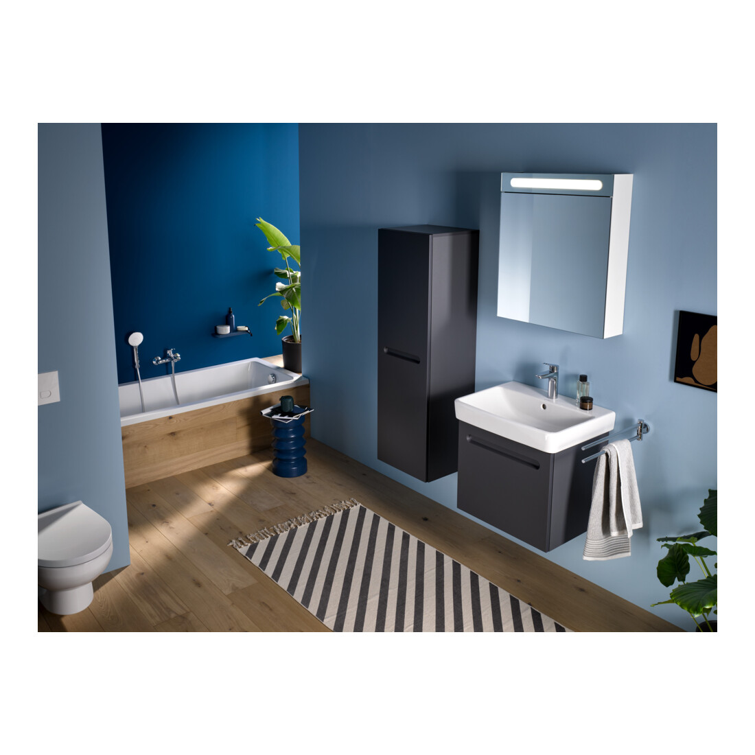 Duravit Spiegelschrank No. 1 60x14,8x70cm, 5 W, Lichtf ob, we, T. li