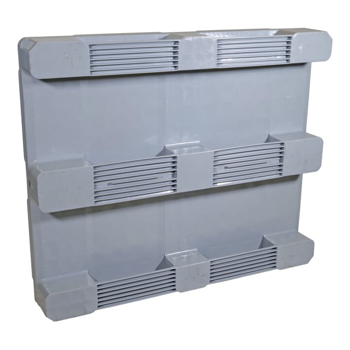 ESB Palette hygiénique fermée dimension industrielle 3 patins gris capacité 1 500 kg
