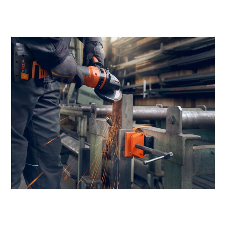 FEIN Étau magnétique avec une largeur de mors de 100 mm. Set d'étau FEIN VersaMA