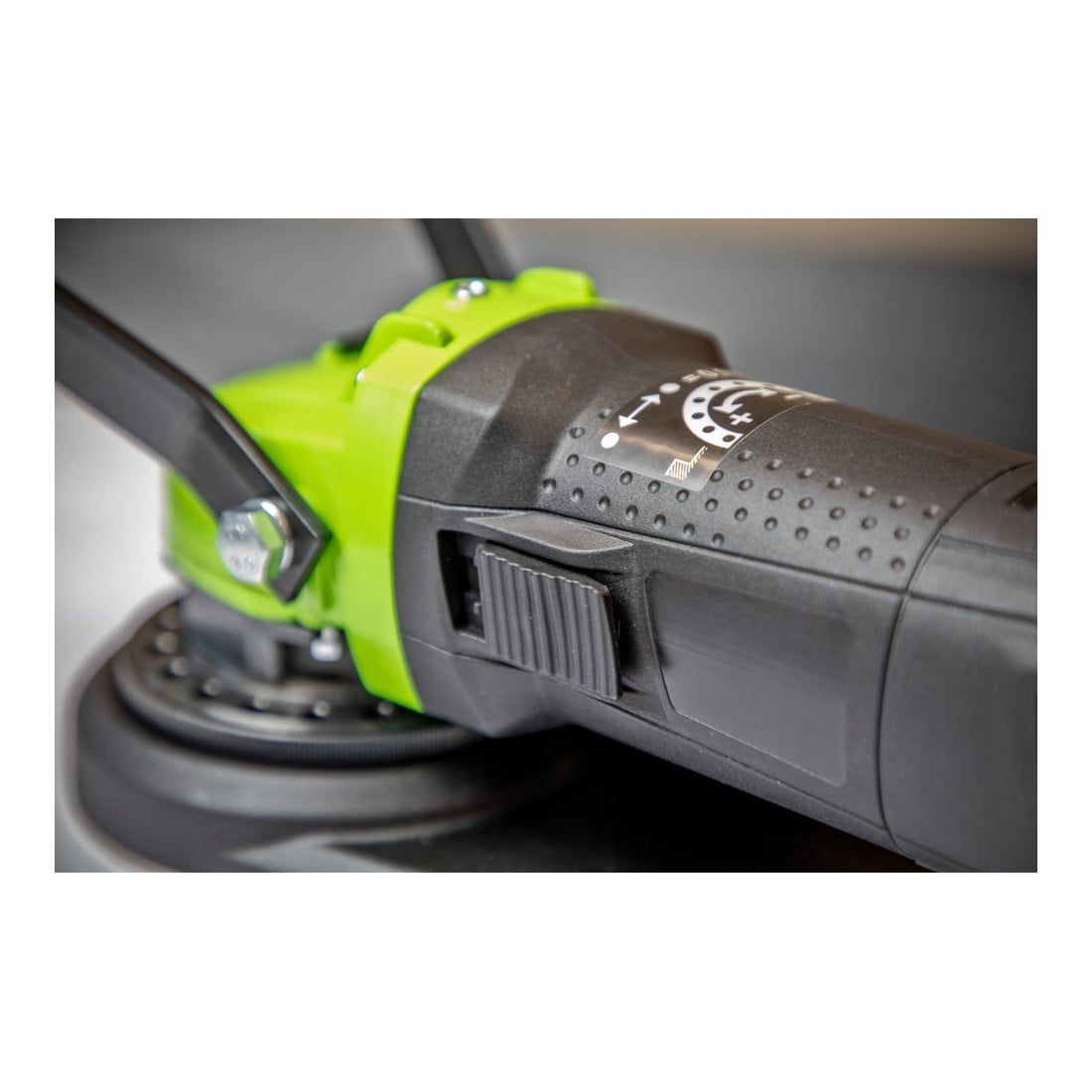 Fraiseuse de surface Eibenstock EOF 100.1