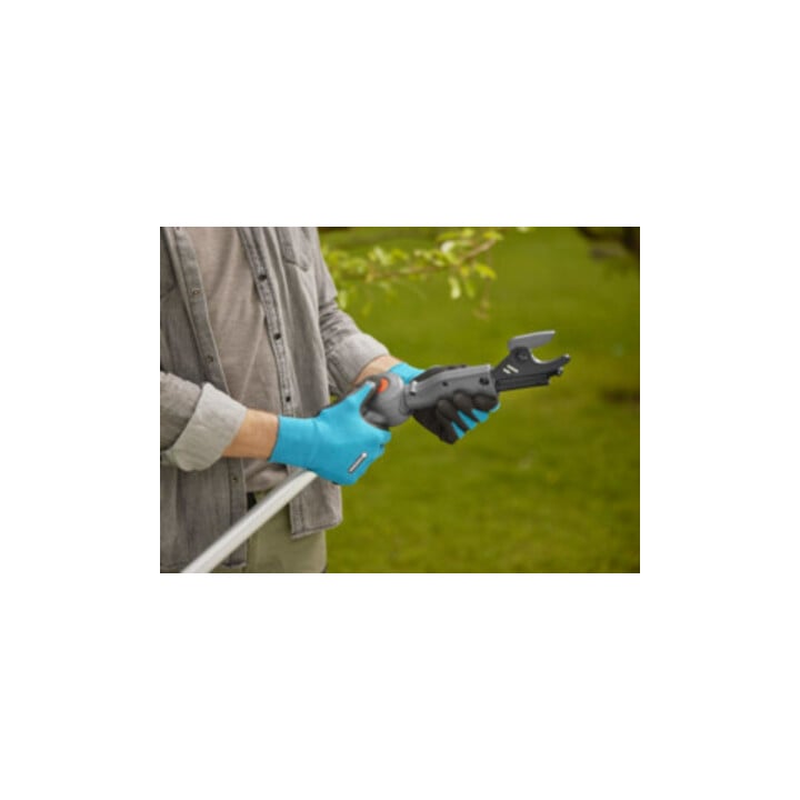 Gardena Akku-Teleskop-Baumschere HighCut 250/18V P4A Ready-To-Use Set