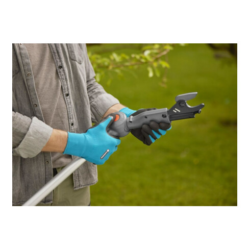 Gardena Akku-Teleskop-Baumschere HighCut 250/18V P4A Ready-To-Use Set