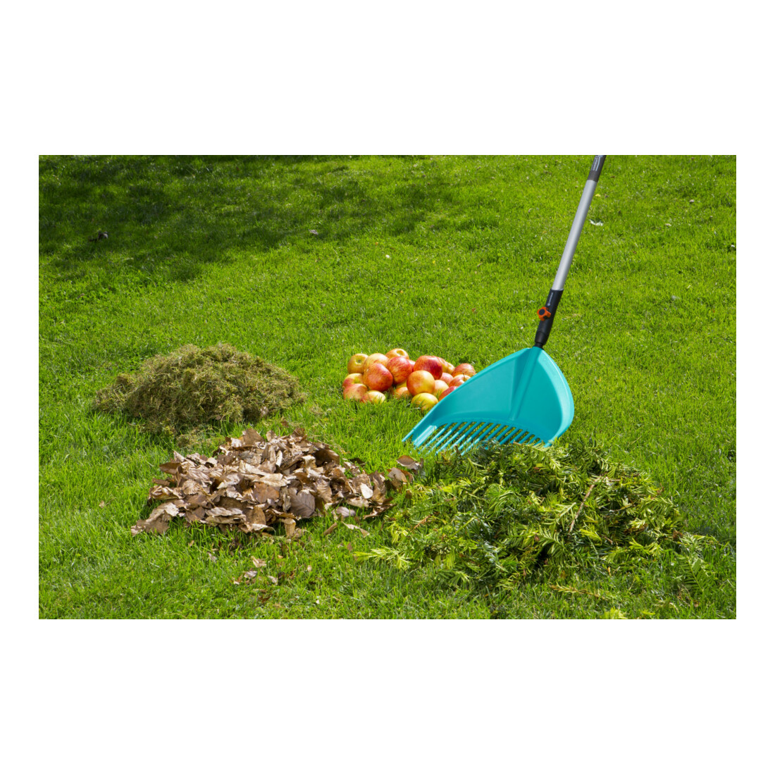 GARDENA combisystem râteau-pelle - Action