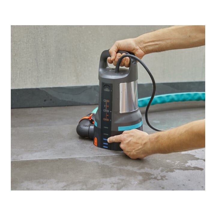GARDENA Klarwasser-Tauchpumpe 11000 Aquasensor