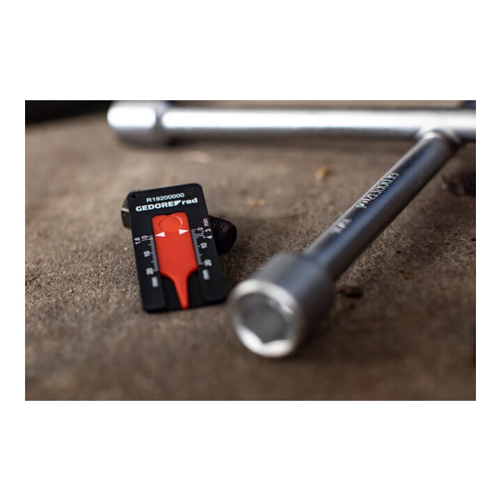 Gedore red Clé en croix, for car, 17 x 19 x 21 mm x 11/16", clé de roue, changement de pneus, outil, R01700057
