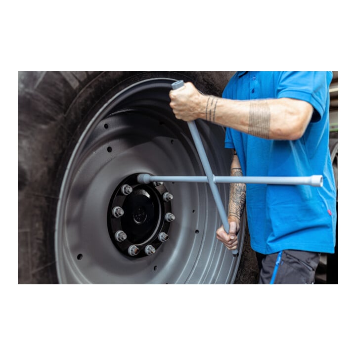 Gedore red Clé en croix, for car, 17 x 19 x 21 mm x 11/16", clé de roue, changement de pneus, outil, R01700057