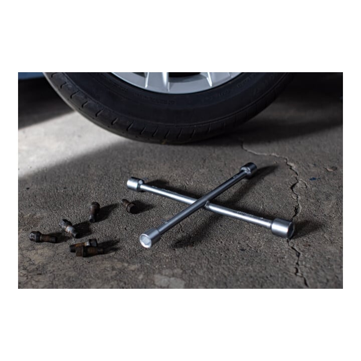 Gedore red Clé en croix, for car, 17 x 19 x 21 mm x 11/16", clé de roue, changement de pneus, outil, R01700057