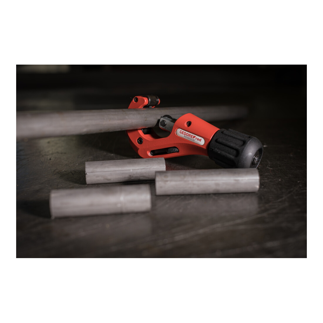 Gedore red Coupe-tube pour tuyaux en cuivre, avec ébavureur, Ø tuyau : 3-35 mm, guidage télescopique, outil, R93600035