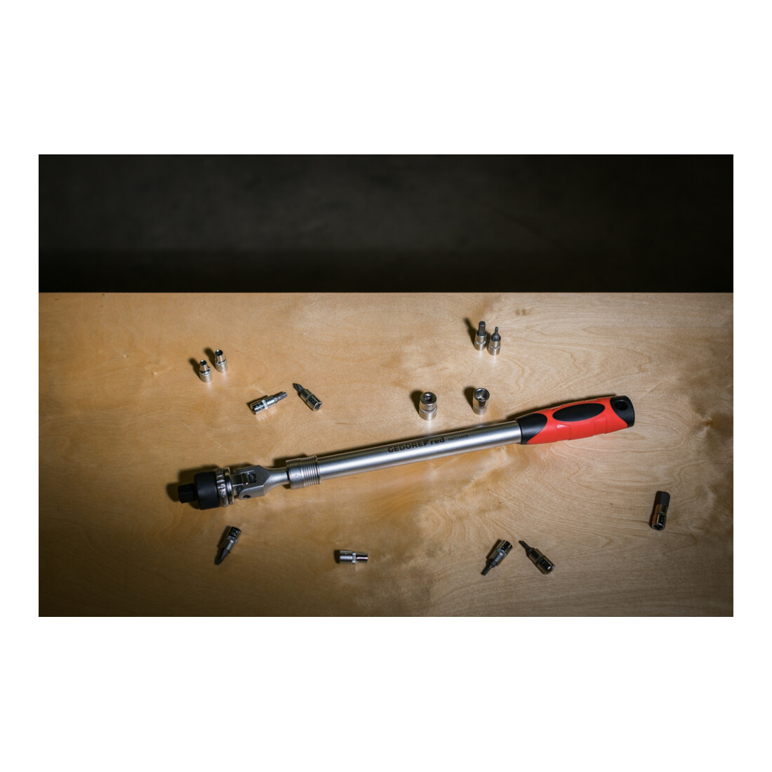 Gedore red Gelenk-Teleskopknarre, Umschaltbar, Um 180° schwenkbarer Knarrenkopf, 1/2 Zoll, Ergonomischer 2K-Griff, Stahlrohr, Rot/Schwarz