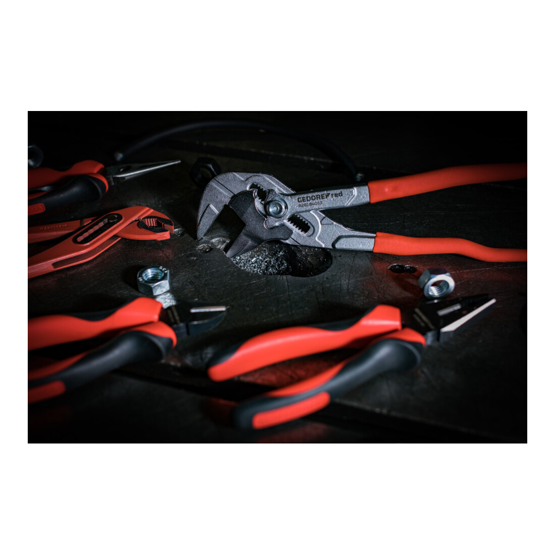 Gedore red Pince universelle pour couper/tenir/tourner, pour matériaux plats et ronds, longueur 200 mm, R28302200