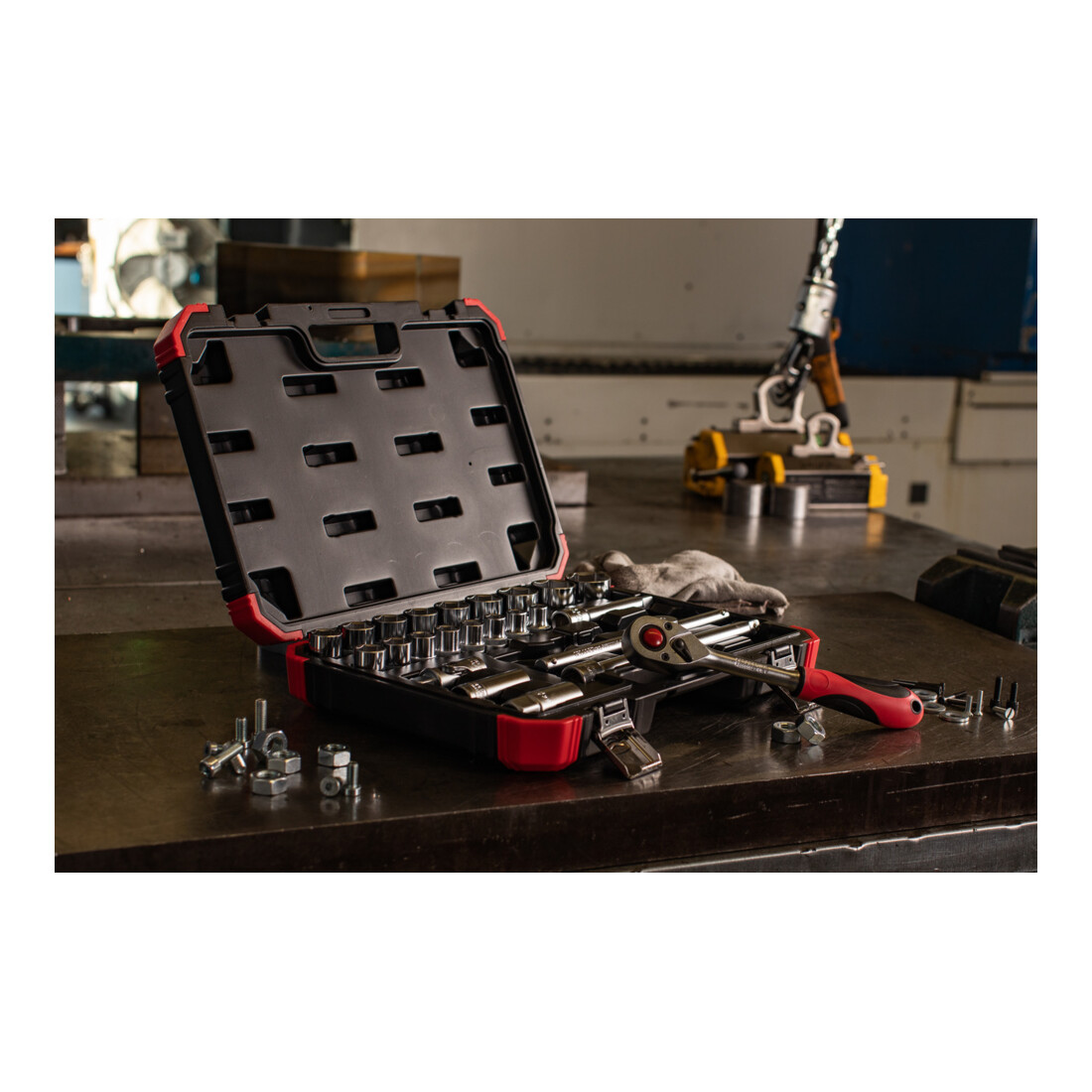 Gedore red Steckschlüsselsatz, 24-teilig, Mit Umschaltknarre, Ratsche, Steckschlüssel- und Zündkerzeneinsatz, 1/2"