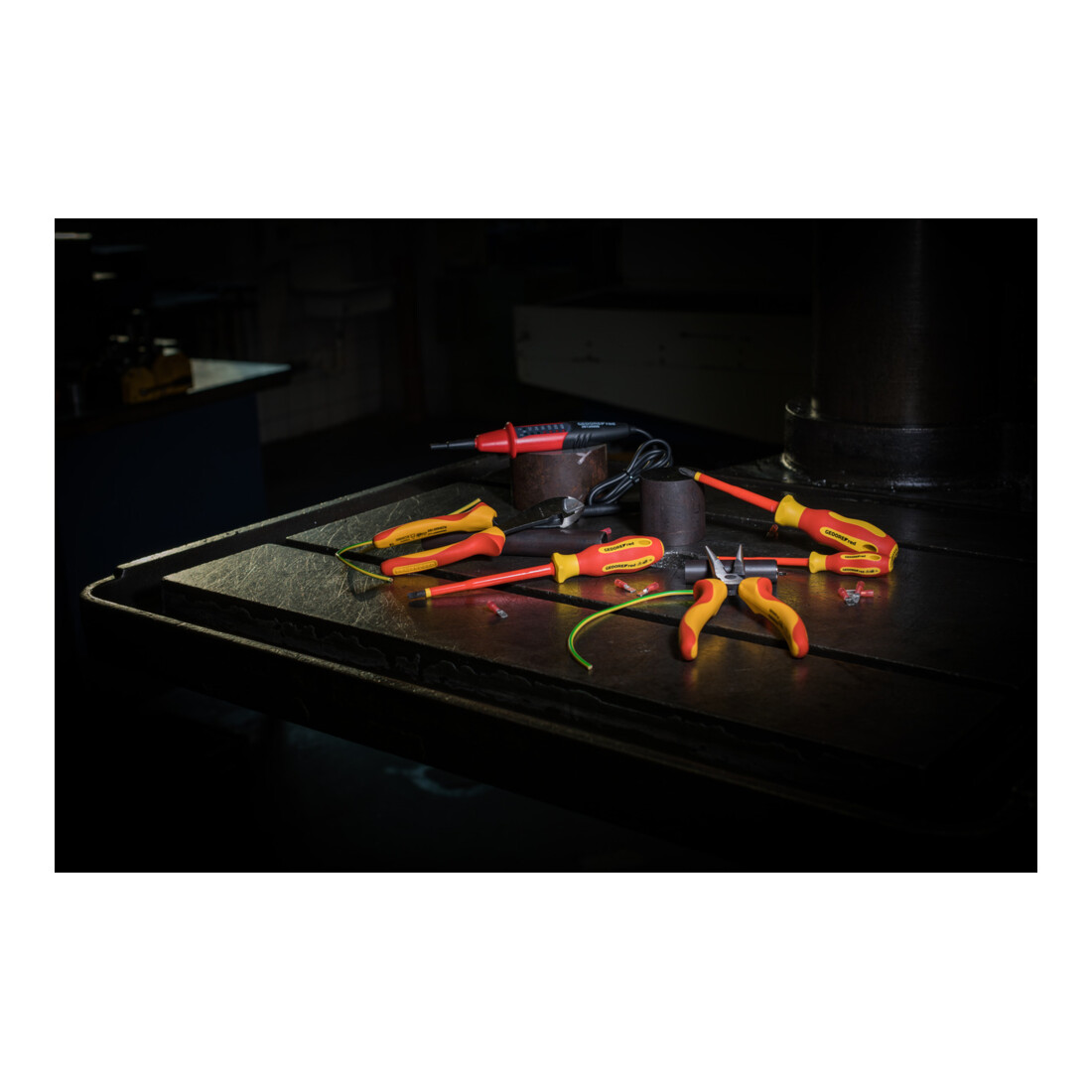 Gedore red VDE Tournevis cruciforme PZ2, isolé 1000 V, longueur 210 mm, acier, R39300219