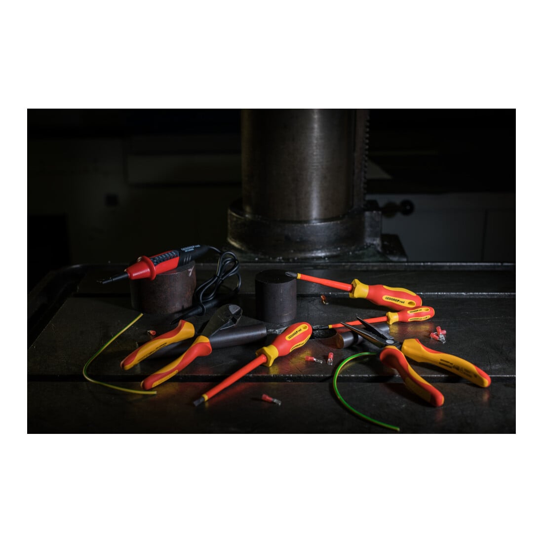 Gedore red VDE Tournevis cruciforme PZ2, isolé 1000 V, longueur 210 mm, acier, R39300219