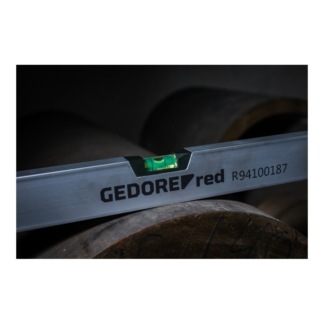 Gedore red Wasserwaage, magnetisch, 1000 mm lang, mit Vertikal- und Horizontal-Libelle, Messgenauigkeit +/- 0,5 mm/m, R94100187