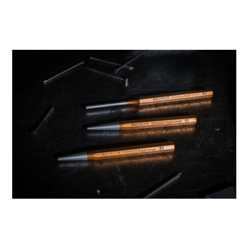 Gedore red Werkzeugsatz, Schlagwerkzeug-Set, 6-teilig, gefüllt, in Metallkassette, Meißel, Körner, Treiber, R90000006