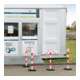 GUARDA-Plus Set de 4 poteaux d’avertissement avec chaîne 12,5 m, plaques de base remplies de béton, rouge-blanc