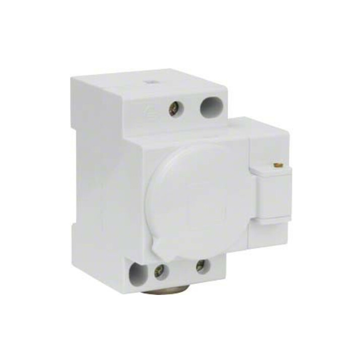 Hager Prise modulaire avec couvercle rabattable SN017