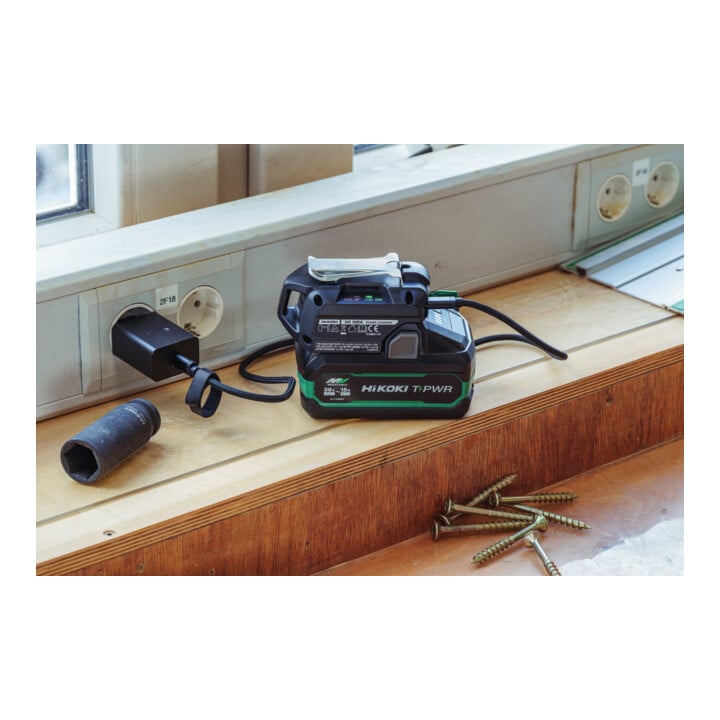 HiKOKI Chargeur Power-Charger UC18DAW4Z pour batteries 18 V et MULTI VOLT