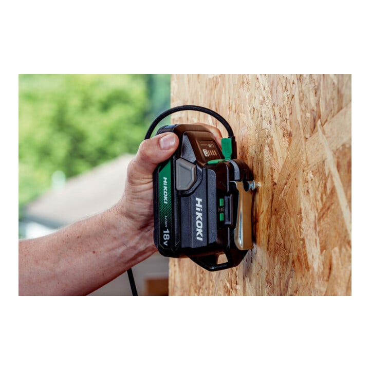 HiKOKI Chargeur Power-Charger UC18DAW4Z pour batteries 18 V et MULTI VOLT
