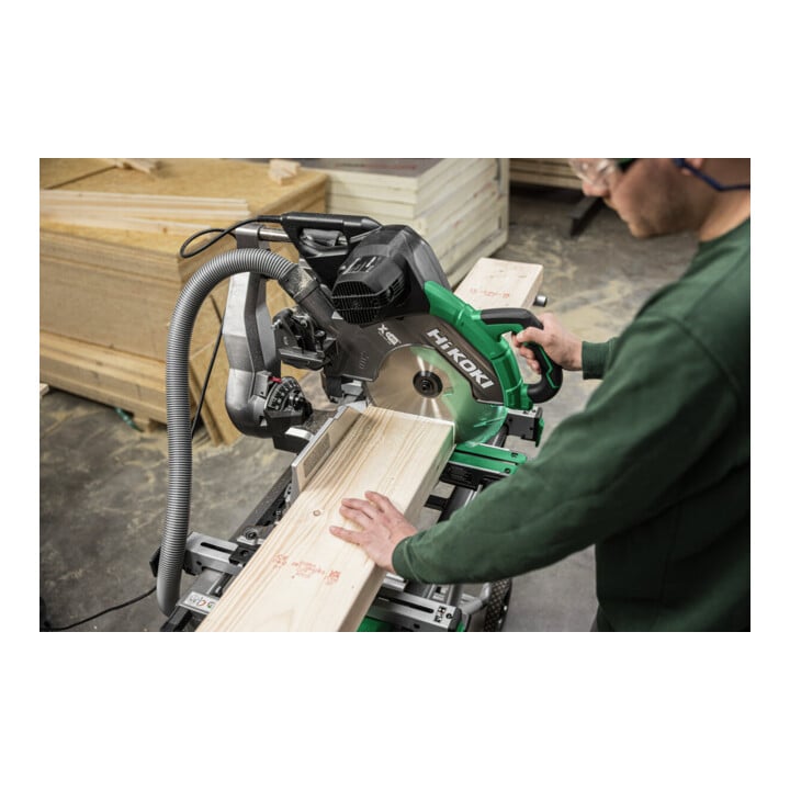 HiKOKI Paneelsäge mit Laseranzeige C12RSH3