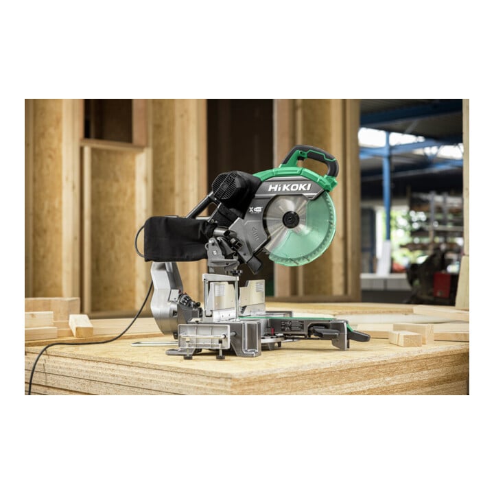 HiKOKI Paneelsäge mit Laseranzeige C12RSH3