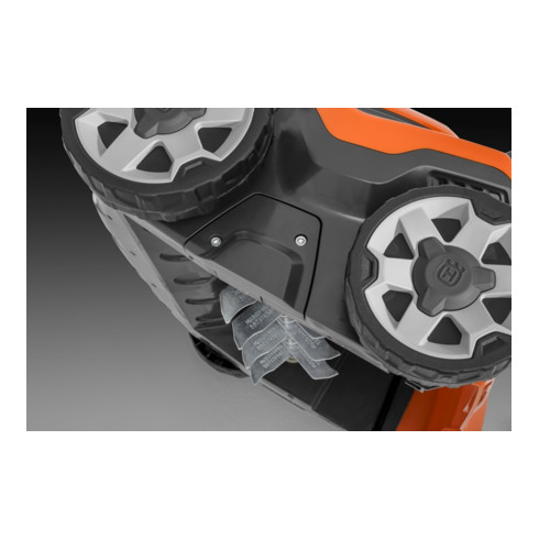 Husqvarna Akku-Vertikutierer S138i mit Akku 36V/4Ah und Ladegerät QC80