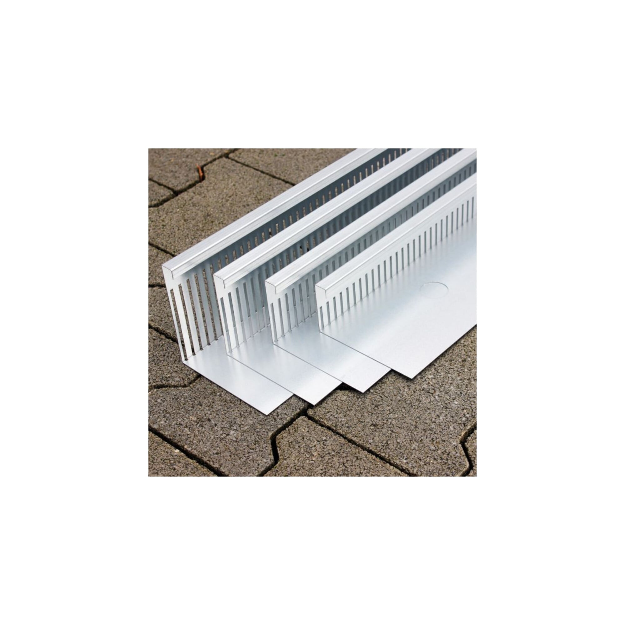 Kantfuchs24 Kiesfangleiste MAGNELIS Stahl (0,75mm) 100mm x 2,5m