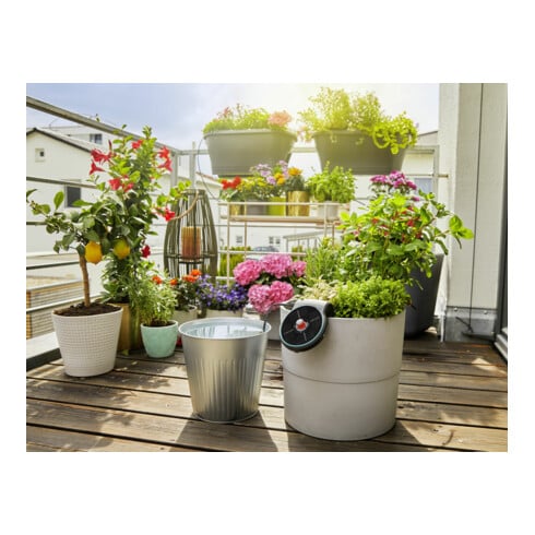 Kit d'arrosage solaire AquaBloom GARDENA