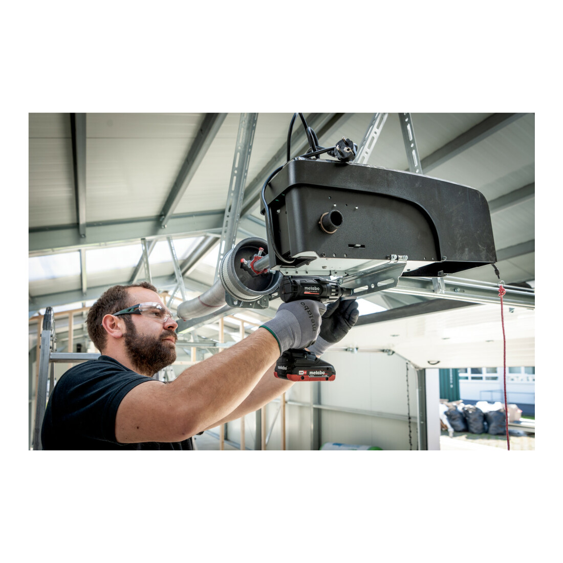 Kit de machines sans fil Metabo 2.2.7 18 V BL SE, perceuse à percussion sans fil SB 18 LT BL SE, clé à chocs sans fil SSW 18 LTX 400 BL SE