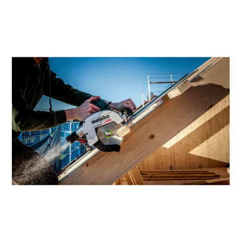 Kit Metabo scie circulaire portative sans fil KS 18 LTX 66 BL avec rail de coupe transversale KFS 44 ; metaBOX 340
