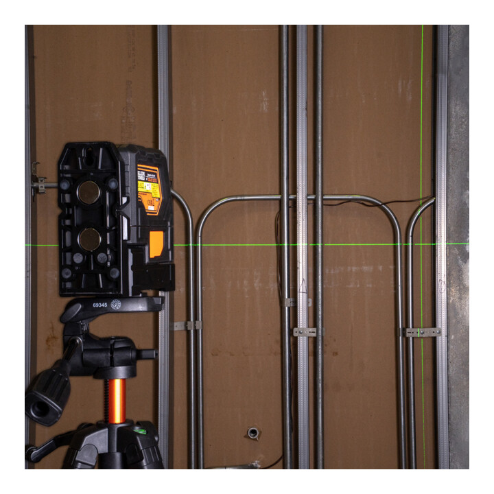 Klein Tools Kreuzlinienlaser grün selbstnivellierend mit Lotpunkten Akku