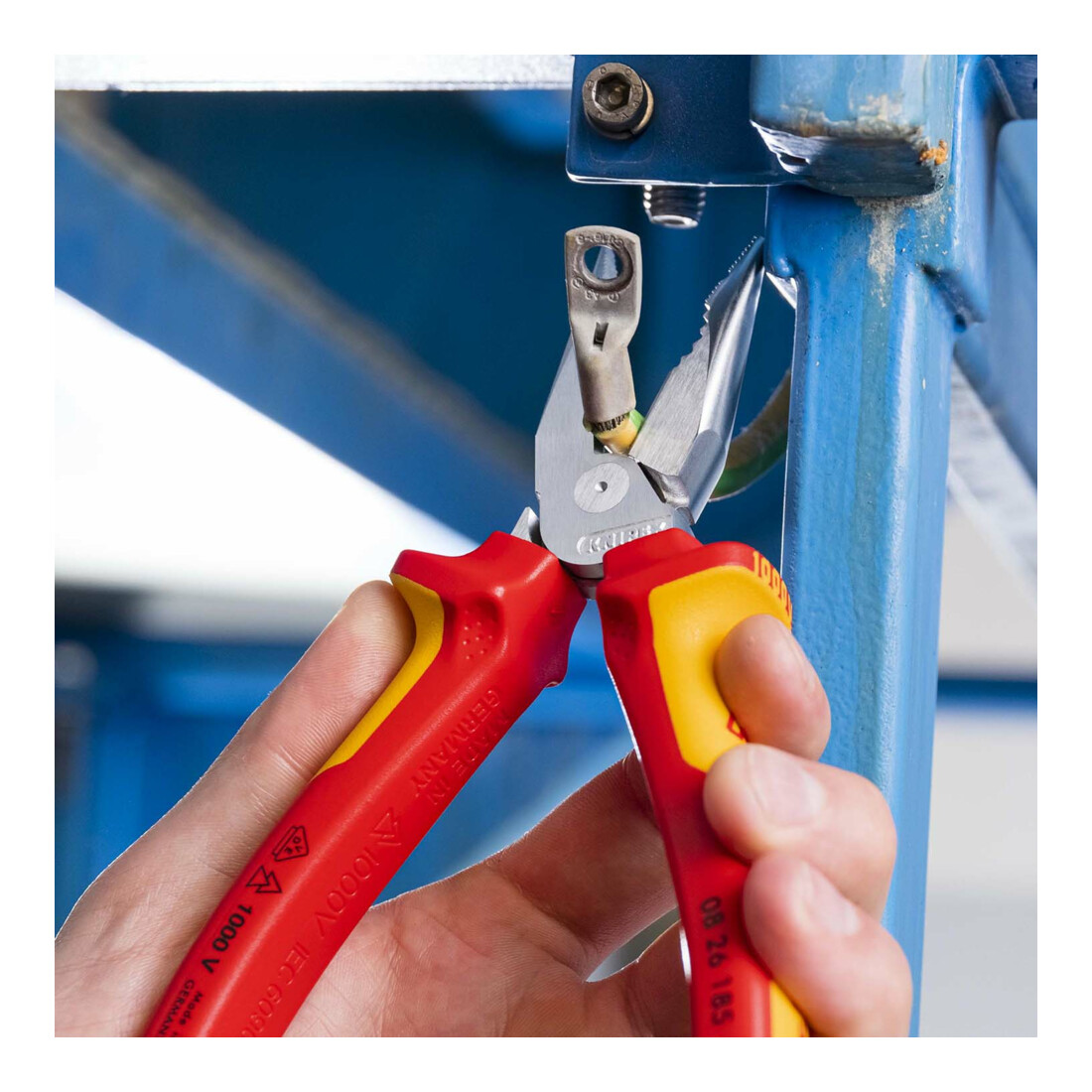 KNIPEX 08 26 185 Spitz-Kombizange isoliert mit Mehrkomponenten-Hüllen, VDE-geprüft verchromt 185 mm
