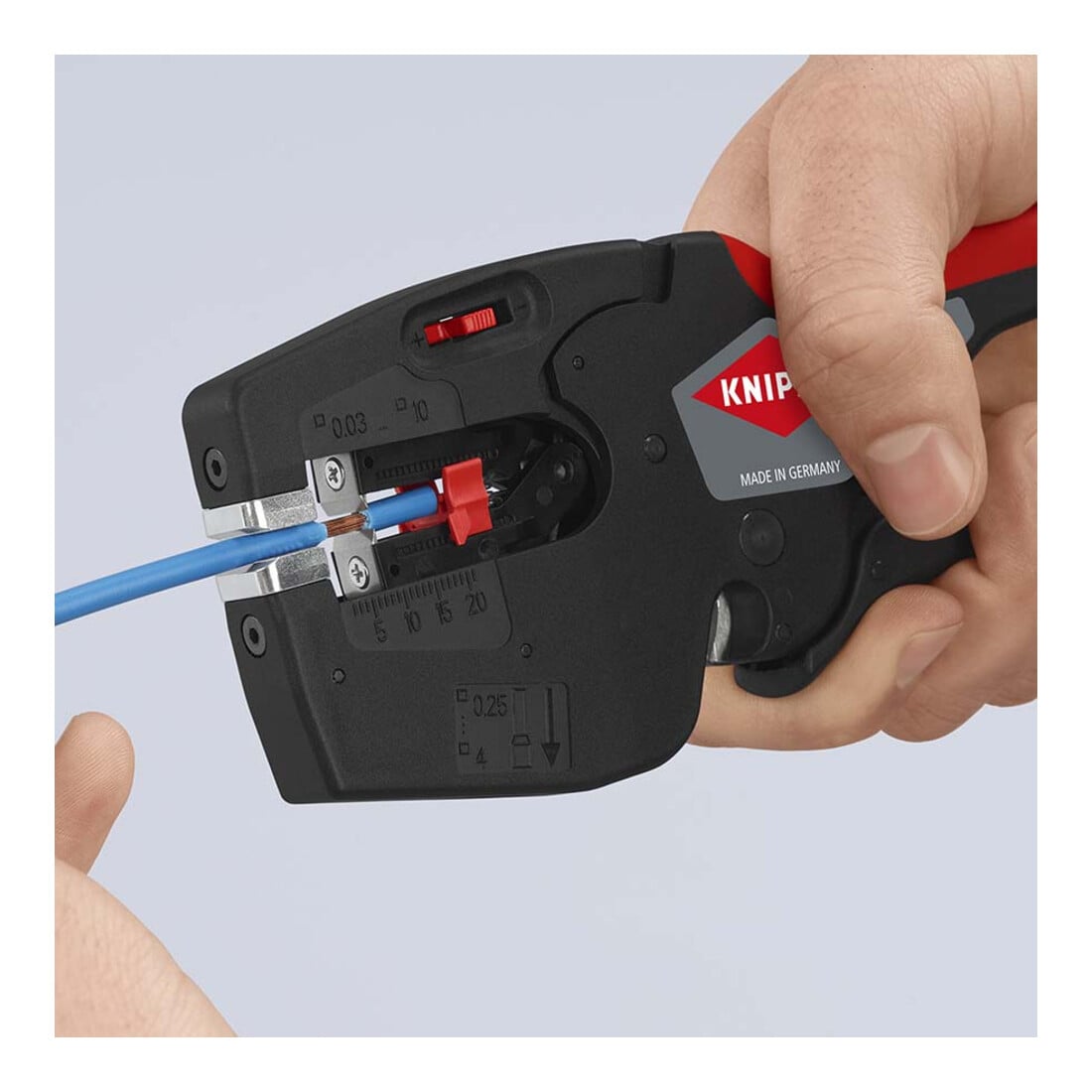 KNIPEX 12 72 190 NexStrip® Elektriker-Multiwerkzeug mit rutschhemmenden Kunststoff-Hüllen 190 mm