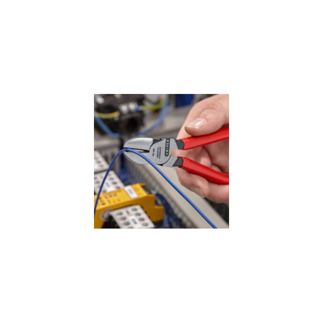 KNIPEX 70 01 160 EAN Seitenschneider mit Kunststoff überzogen schwarz atramentiert 160 mm