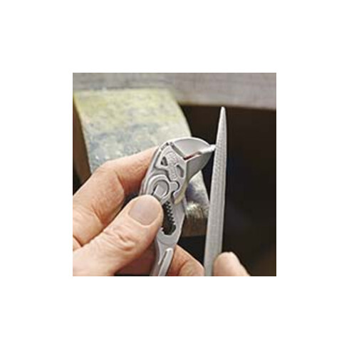 KNIPEX 86 03 125 Mini-Zangenschlüssel Zange und Schraubenschlüssel in einem Werkzeug mit Kunststoff überzogen verchromt 125 mm