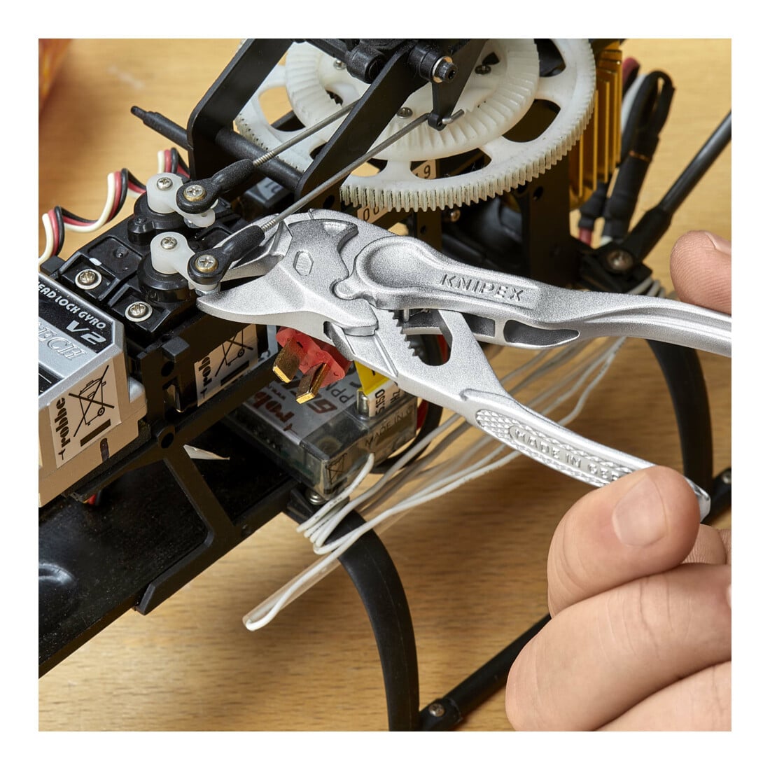 KNIPEX 86 04 100 BK Zangensleutel XS Tang en moersleutel in één gereedschap, geperste, ruwe verchroomde oppervlakte, 100 mm
