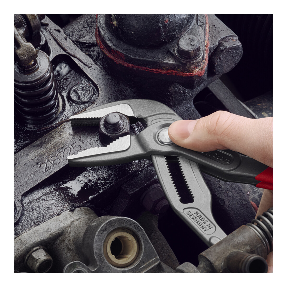 KNIPEX 87 51 250 Cobra® ES Wasserpumpenzange extra-schlank mit rutschhemmendem Kunststoff überzogen grau atramentiert 250 mm