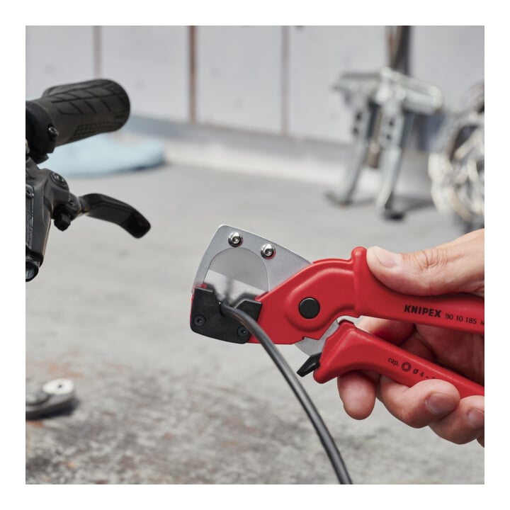 KNIPEX 90 10 185 Rohrschneider für Mehrschicht- und Pneumatikschläuche aus zähem, glasfaserverstärktem Kunststoff 185 mm