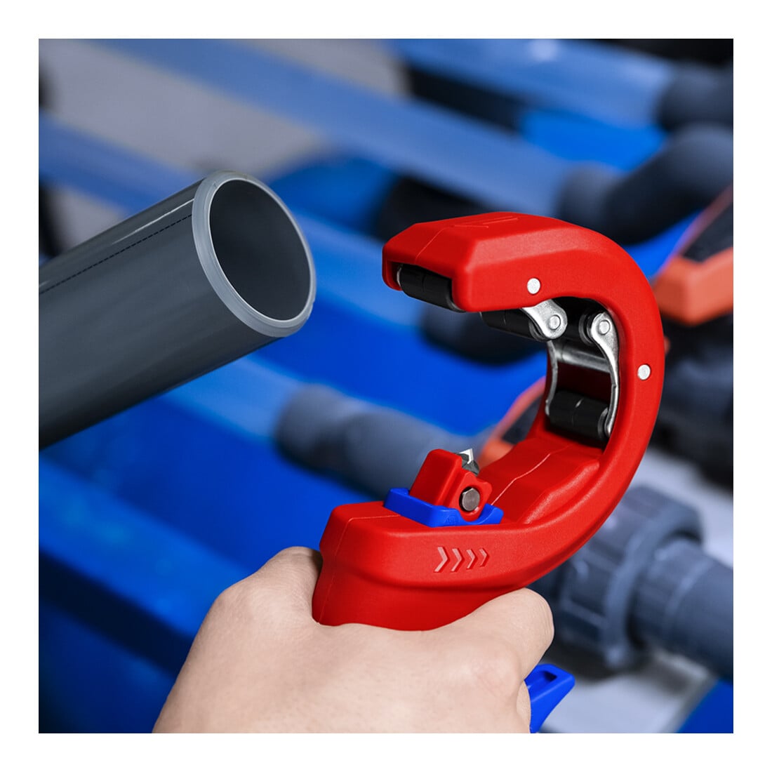 KNIPEX 90 23 02 BK DPT50 Buisnijder voor dikke kunststofbuizen, ook kernschuim, snijden en afschuinen in één stap, kunststof gecoat 202 mm
