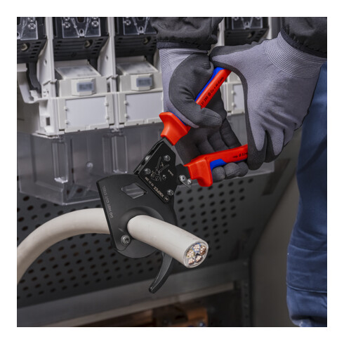 KNIPEX 95 31 280 Kabelschneider (Ratschenprinzip) mit Mehrkomponenten-Hüllen schwarz lackiert 280 mm