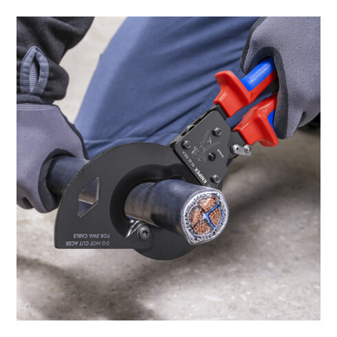 KNIPEX 95 32 315 A Kabelschaar (ratelprincipe) voor staalgewapende kabels (SWA-kabels) zwart gelakt 315 mm
