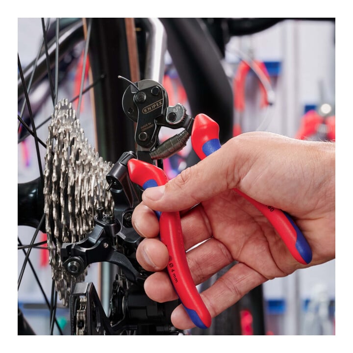 KNIPEX 95 62 160 Drahtseilschere auch für hochfeste Drahtseile mit Mehrkomponenten-Hüllen brüniert 160 mm