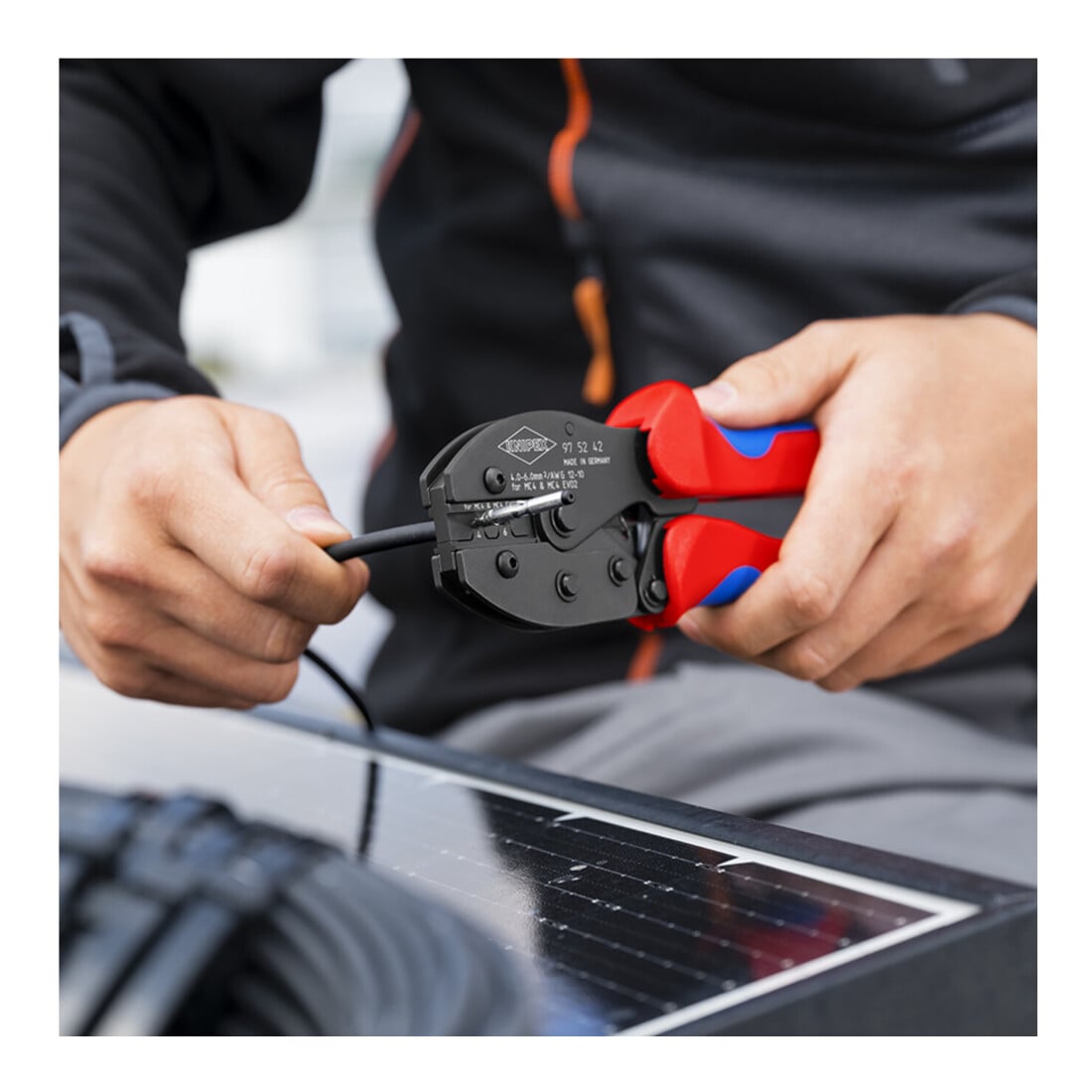 KNIPEX 97 52 42 PreciForce® Crimpzange für MC4®-/MC4® EVO 2-Steckverbinder mit Mehrkomponenten-Hüllen brüniert 220 mm